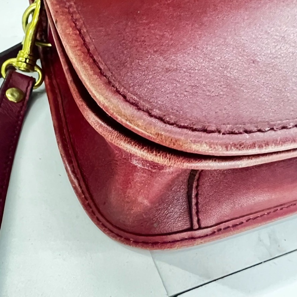 Vtg Hunt Club Leather Burgundy Crossbody Bag Turn Lock Brass ~ 7x10.5x2" ~ MINT - Picture 10 of 12